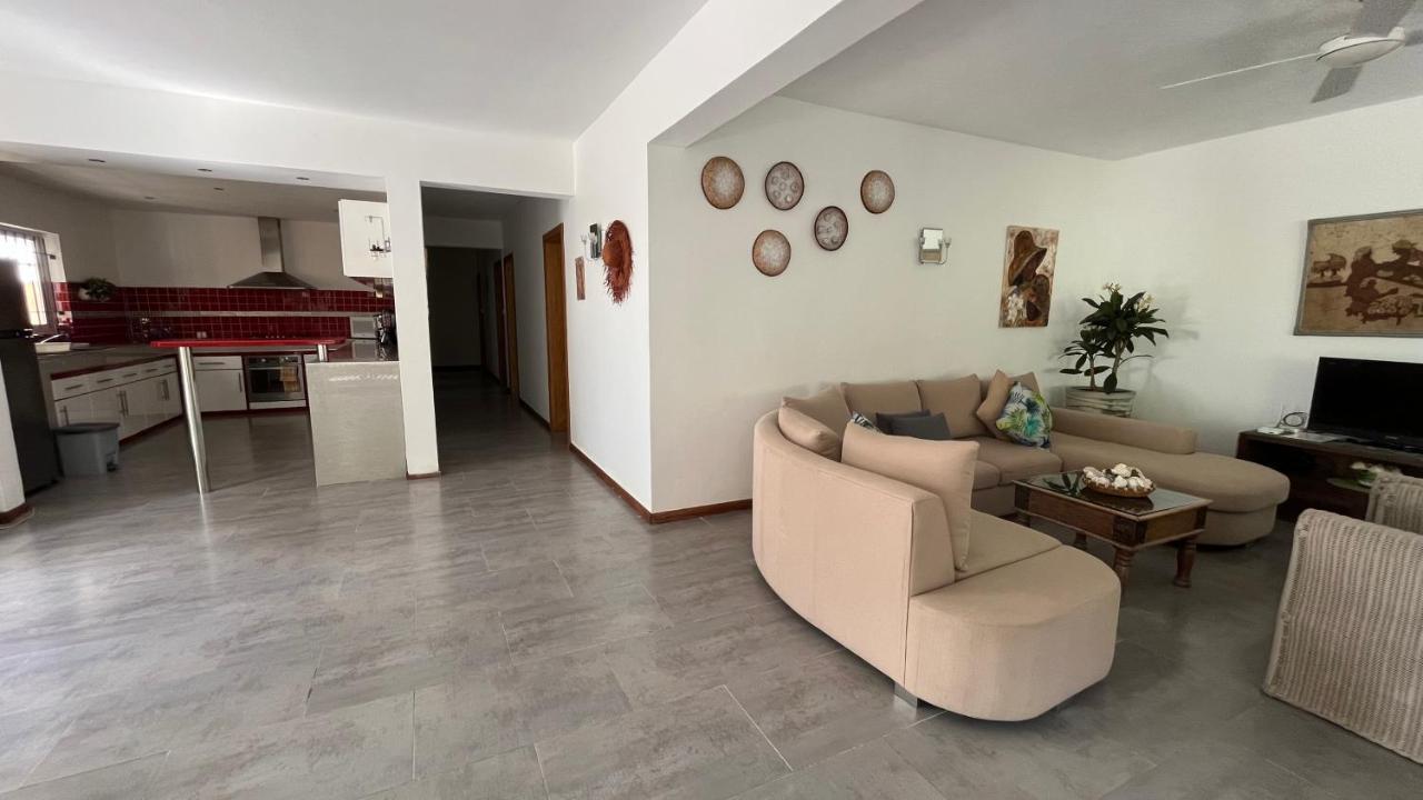 4 Bedrooms Penthouse 50 Meter To The Beach By Dream Escapes Pereybere Beach Exterior photo