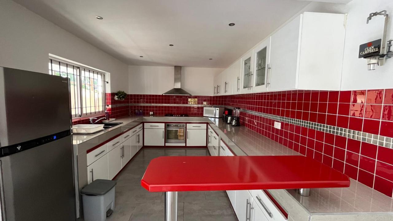 4 Bedrooms Penthouse 50 Meter To The Beach By Dream Escapes Pereybere Beach Exterior photo